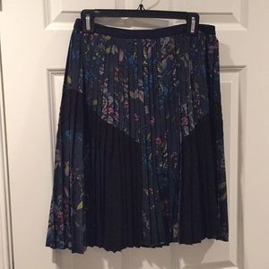 Banana Republic pleated floral skirt, Size 0